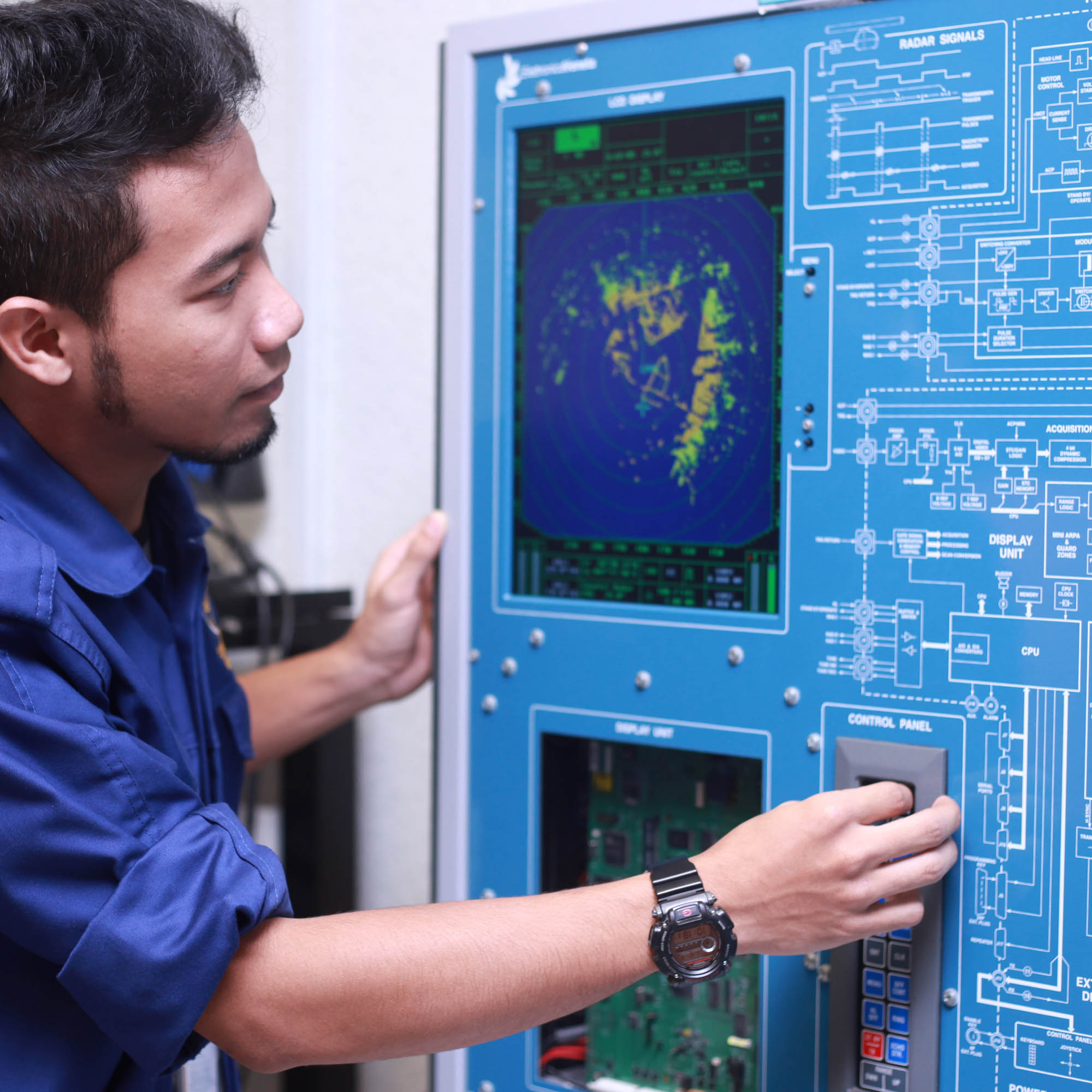 Bachelor of Electrical and Electronics Engineering Technology (Marine) with Honours