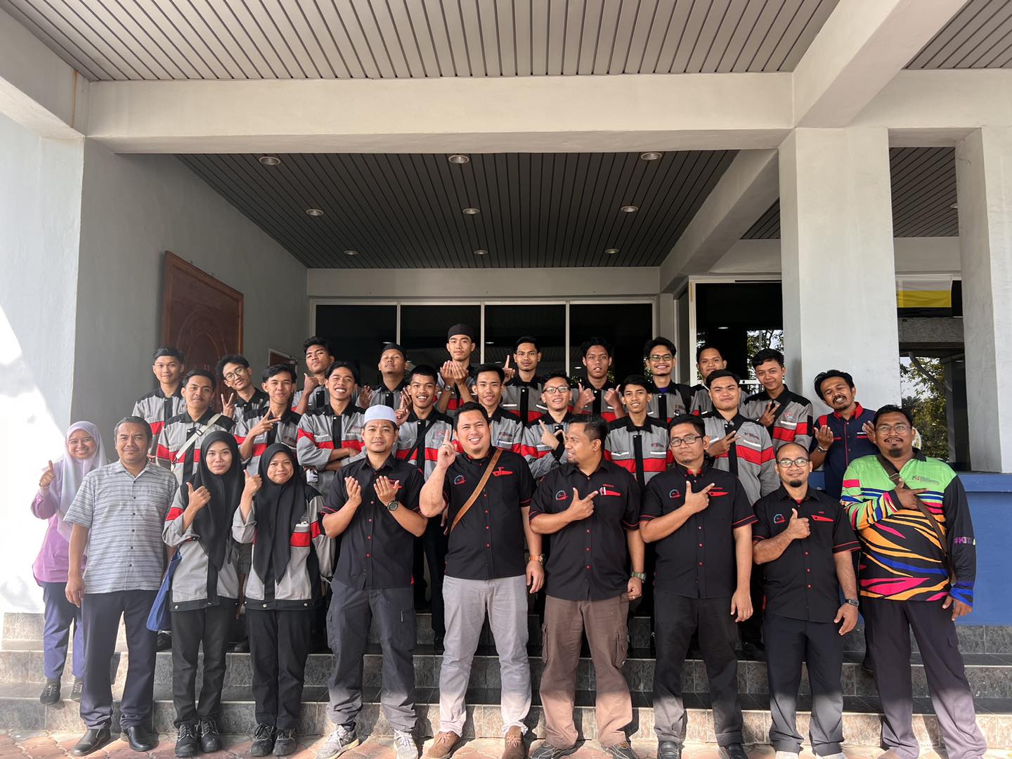 OUTBOARD MOTOR ENGINE OPERATIONS TRAINING PROGRAMME OUTBOARD MOTOR ENGINE OPERATIONS TRAINING PROGRAMME